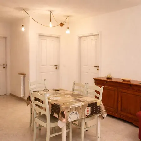 Il Mirto In Апартаменты Тирано